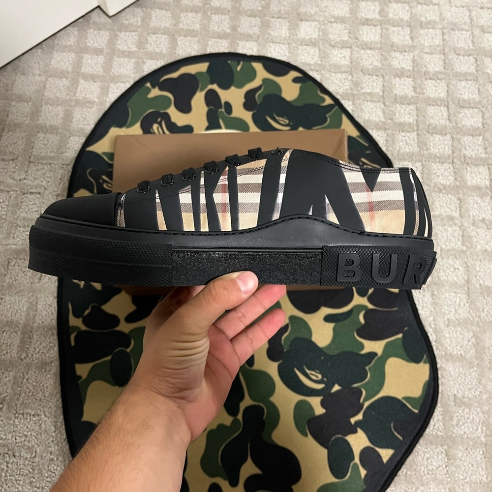 Burberry shoes